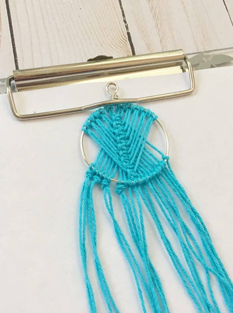 finishing macrame necklace with knots